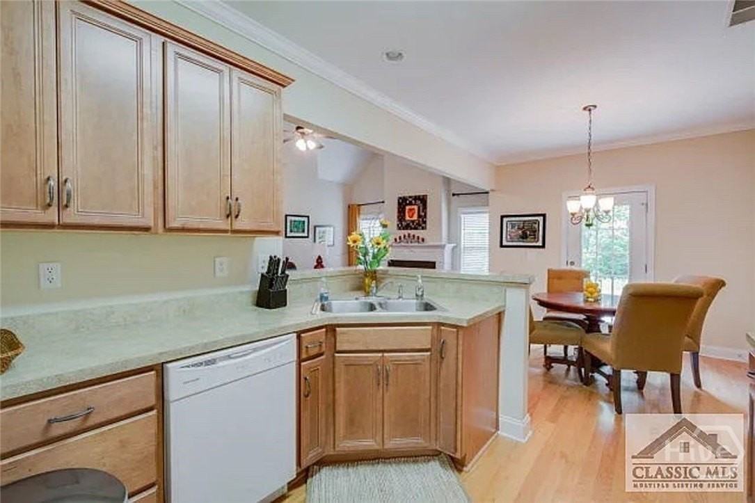 1190 Brookshire Dr - Photo 3 of 27