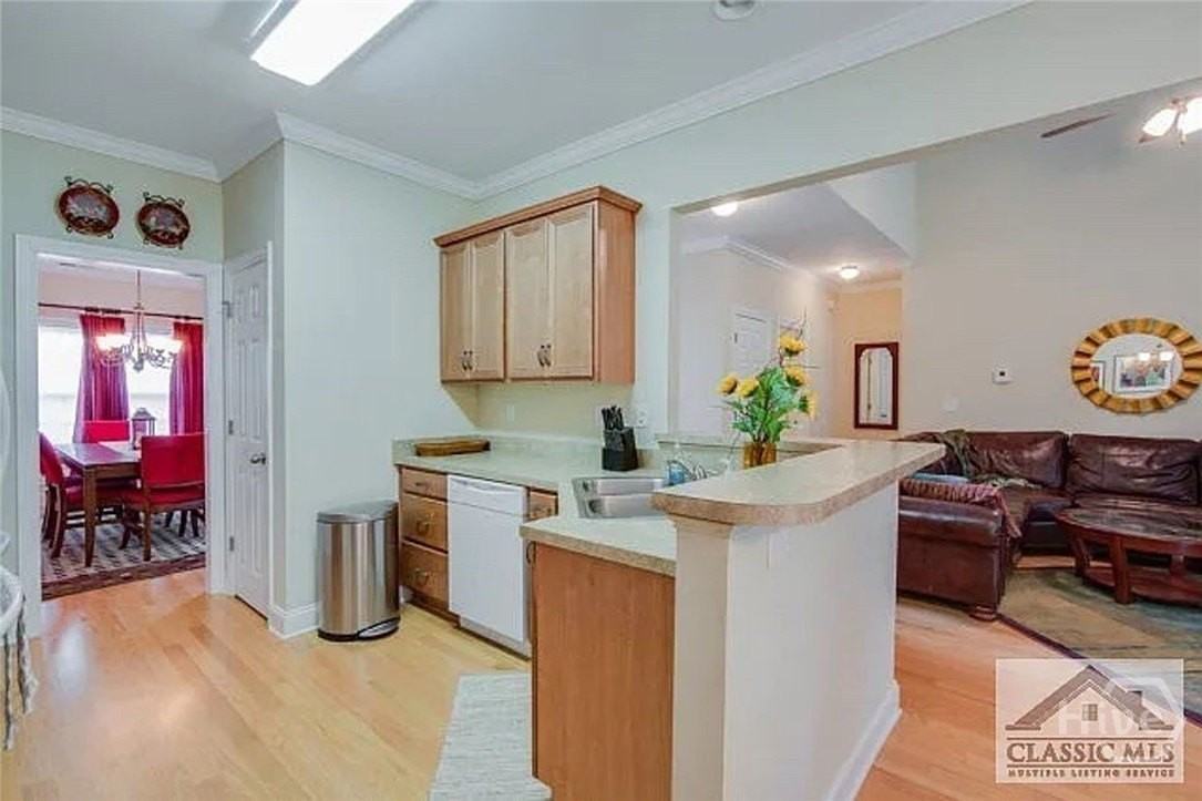 1190 Brookshire Dr - Photo 4 of 27