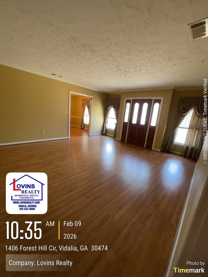 1406 Forest Hill Cir #1 - Photo 6 of 10