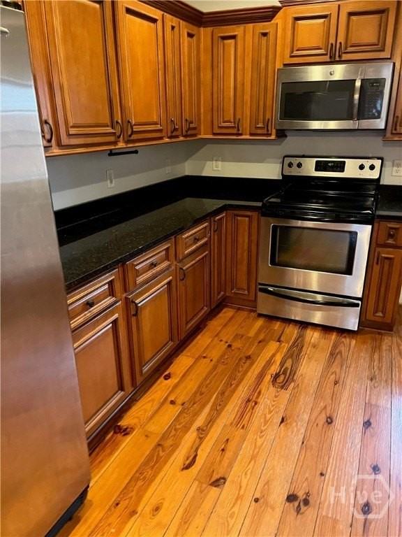 555 E Harris St - Photo 5 of 21