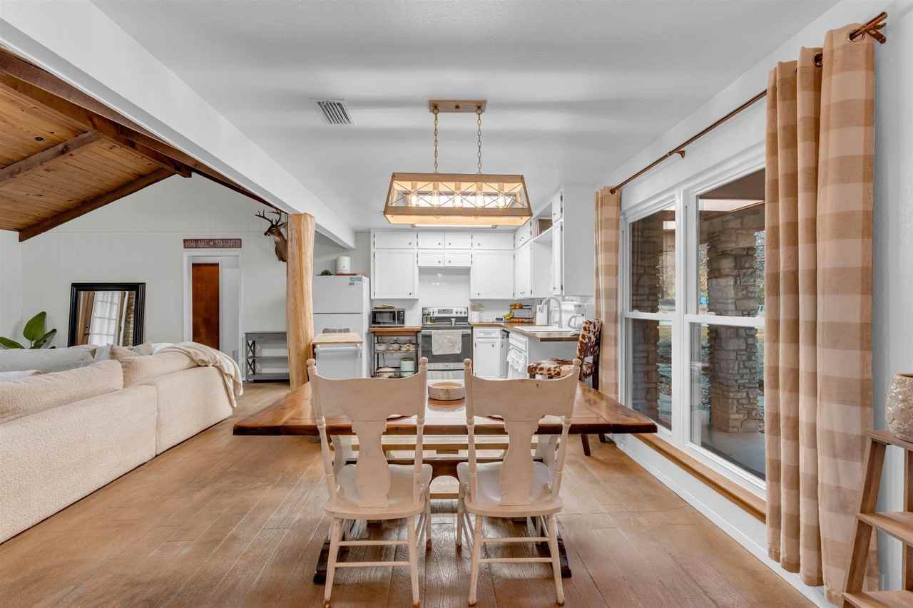 400 Robin Ln - Photo 7 of 28