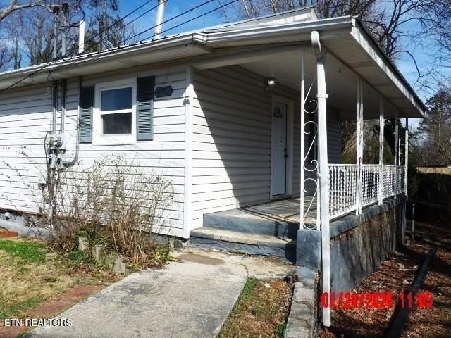 440 W Outer Dr - Photo 3 of 17