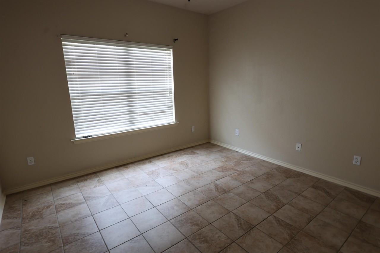 113 Summer Creek Dr - Photo 7 of 14