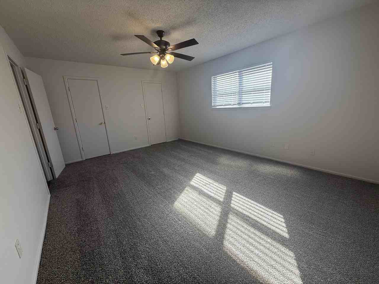 2317 15th St - Photo 5 of 8