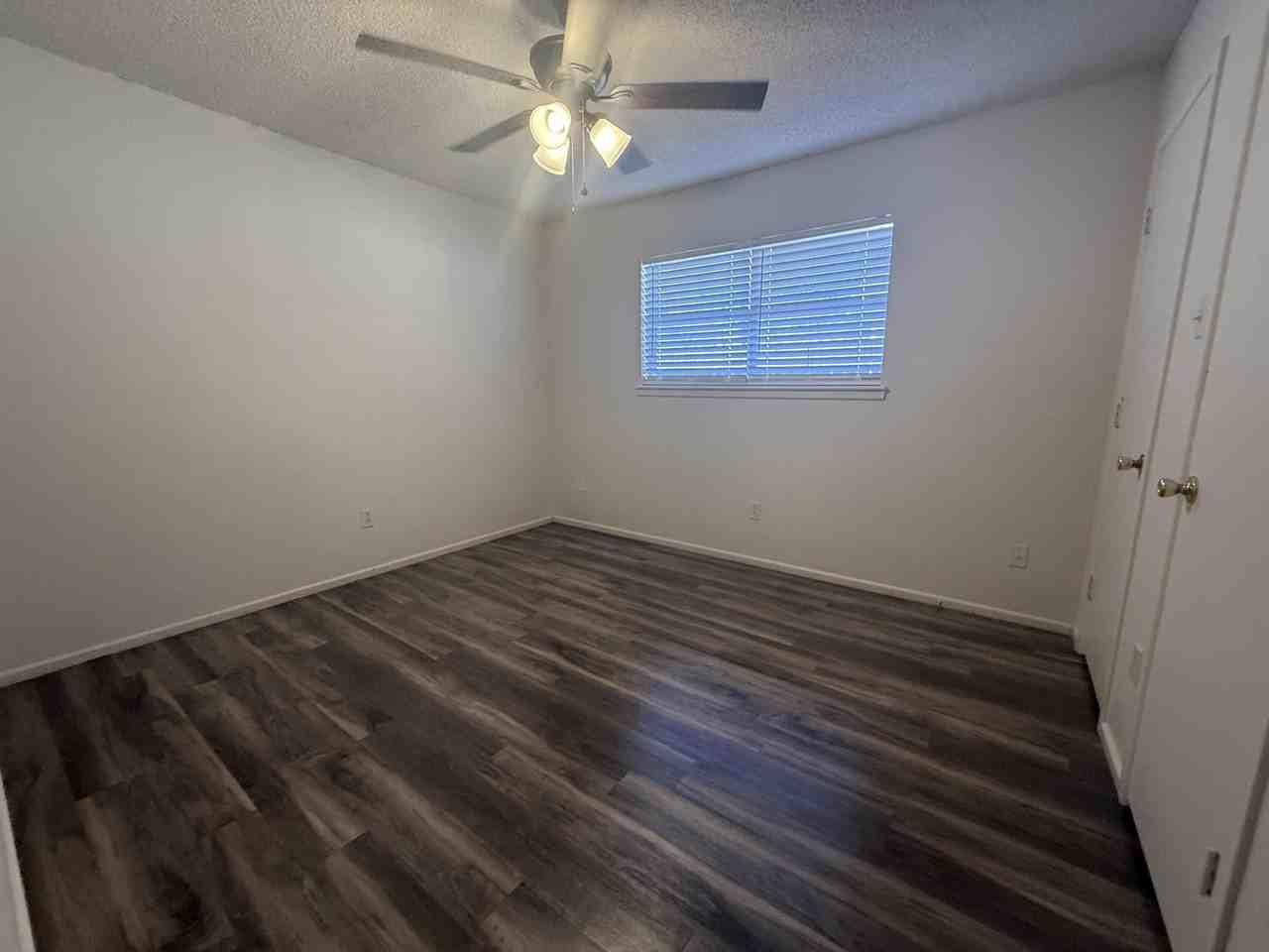 2317 15th St - Photo 7 of 8