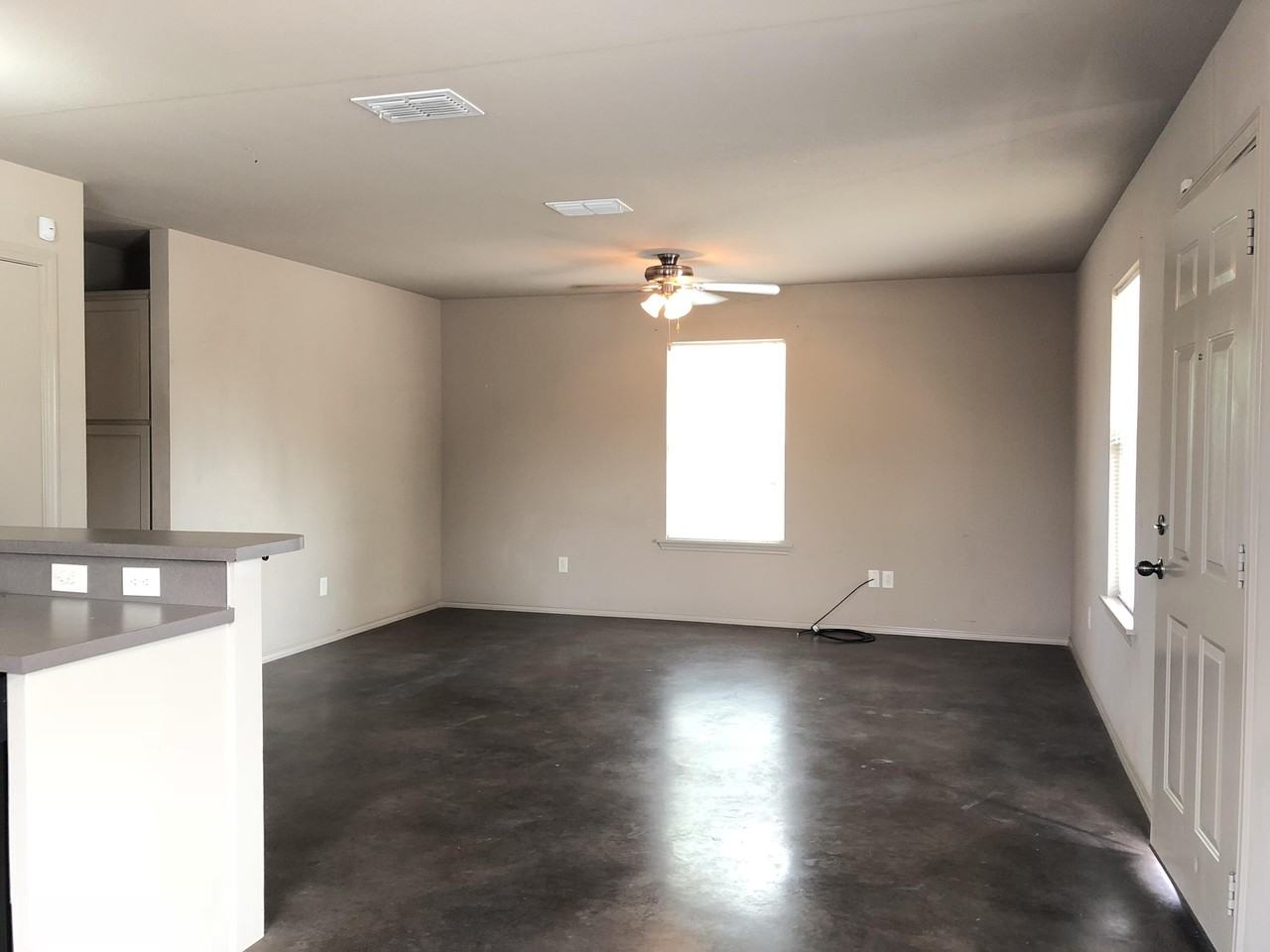 2511 Louisville Ave - Photo 3 of 9