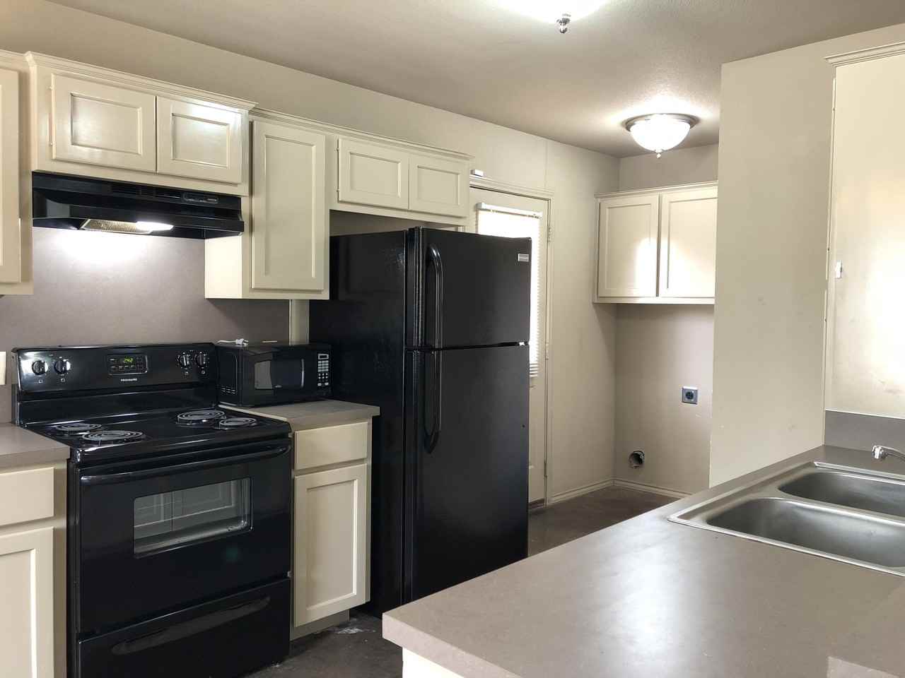 2511 Louisville Ave - Photo 4 of 9