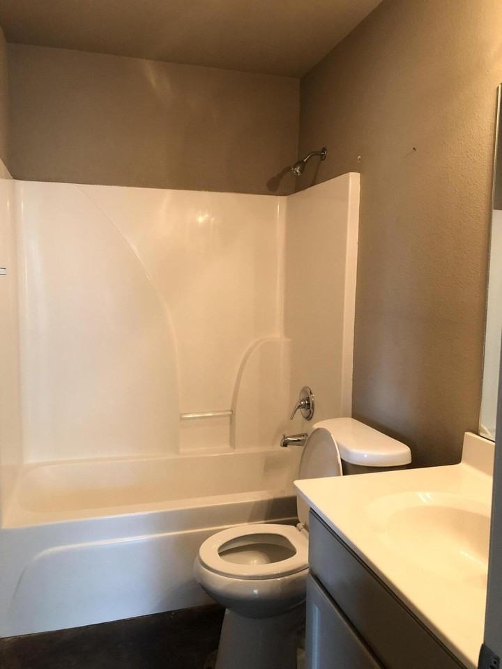 2511 Louisville Ave - Photo 5 of 9