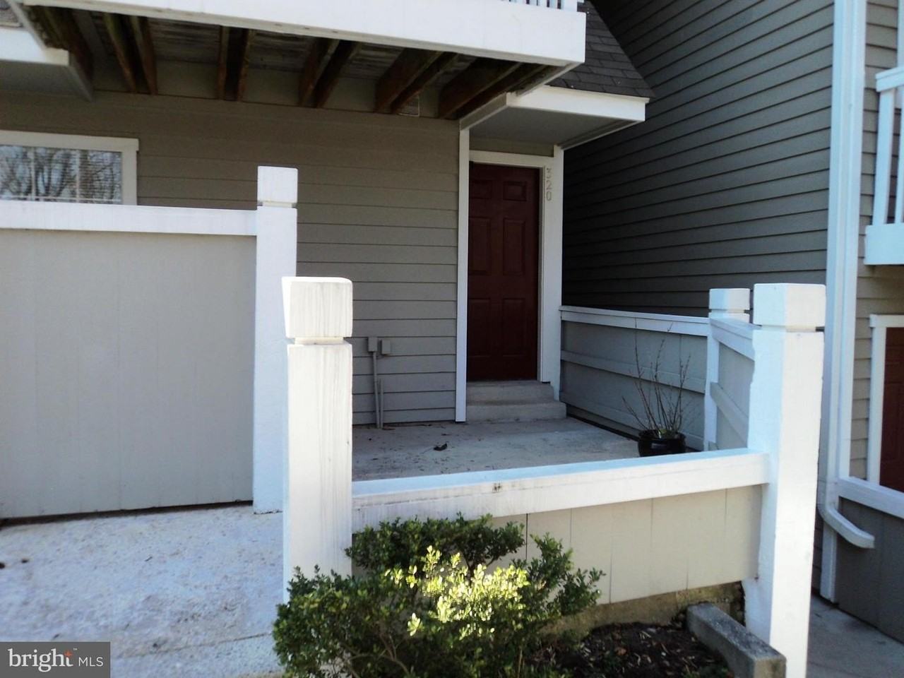 5700 Chapman Mill Dr - Photo 2 of 13