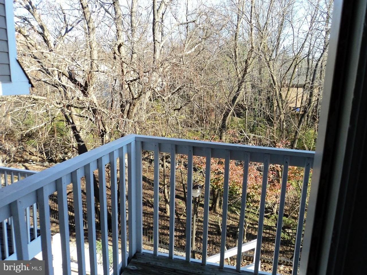 5700 Chapman Mill Dr - Photo 3 of 13