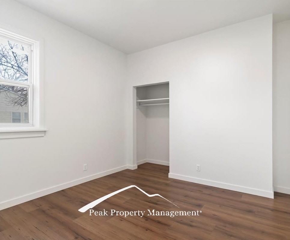 E 10th N #1010 - Photo 6 of 11