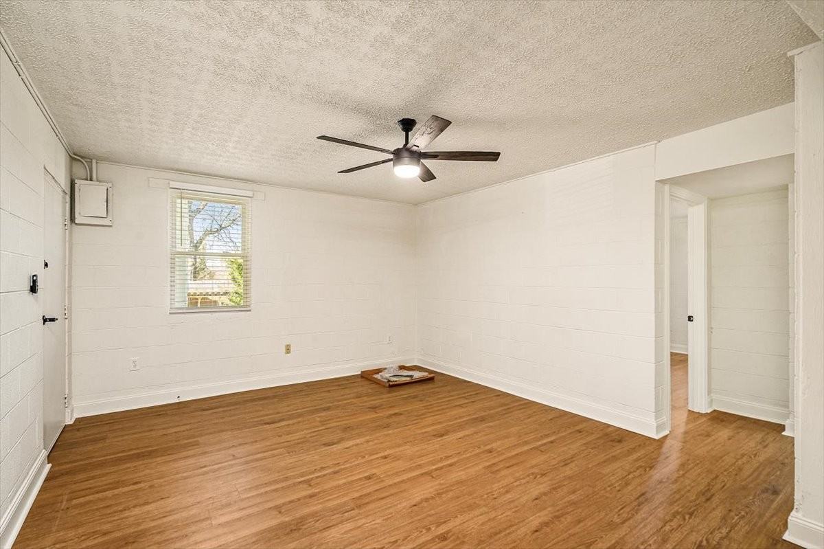 420 S Columbia St Apt B1 #B1 - Photo 7 of 11