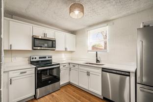 420 S Columbia St Apt B4 #B4 - Photo 1 of 1