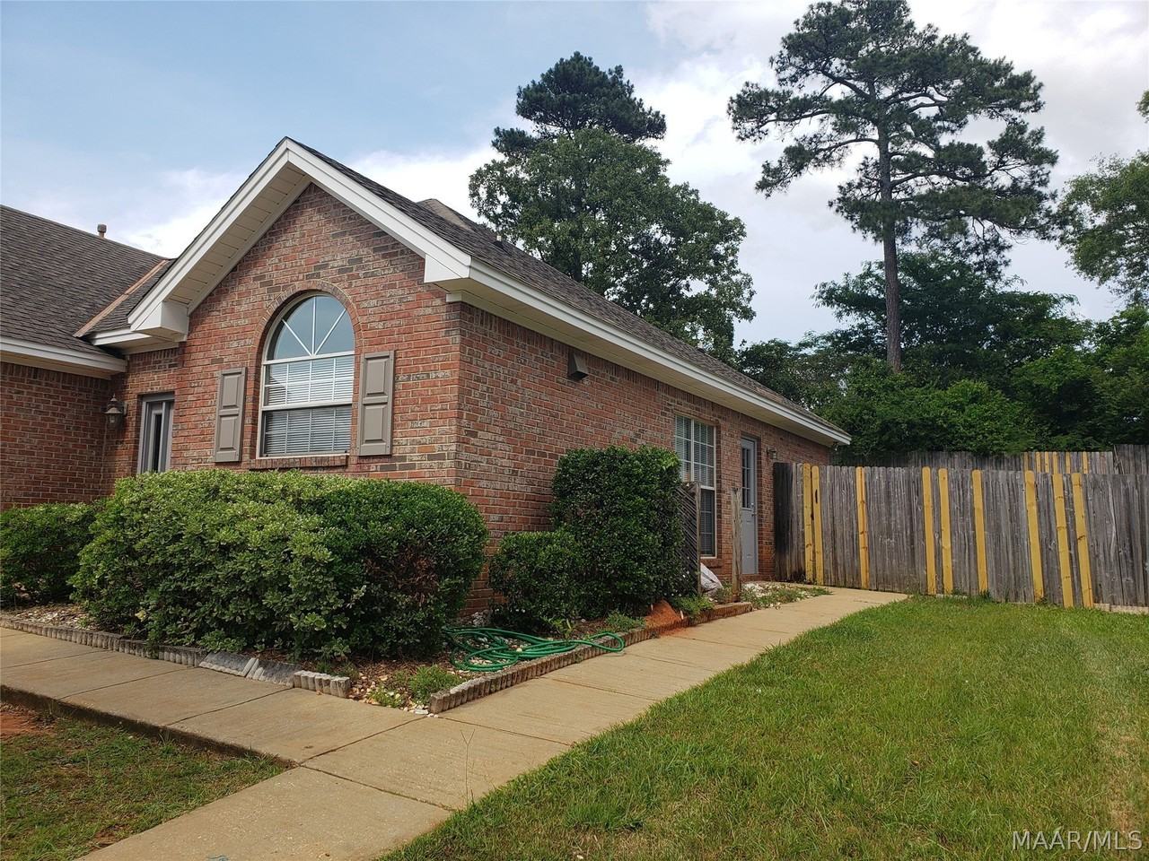 1349 Kingston Oaks - Photo 2 of 32