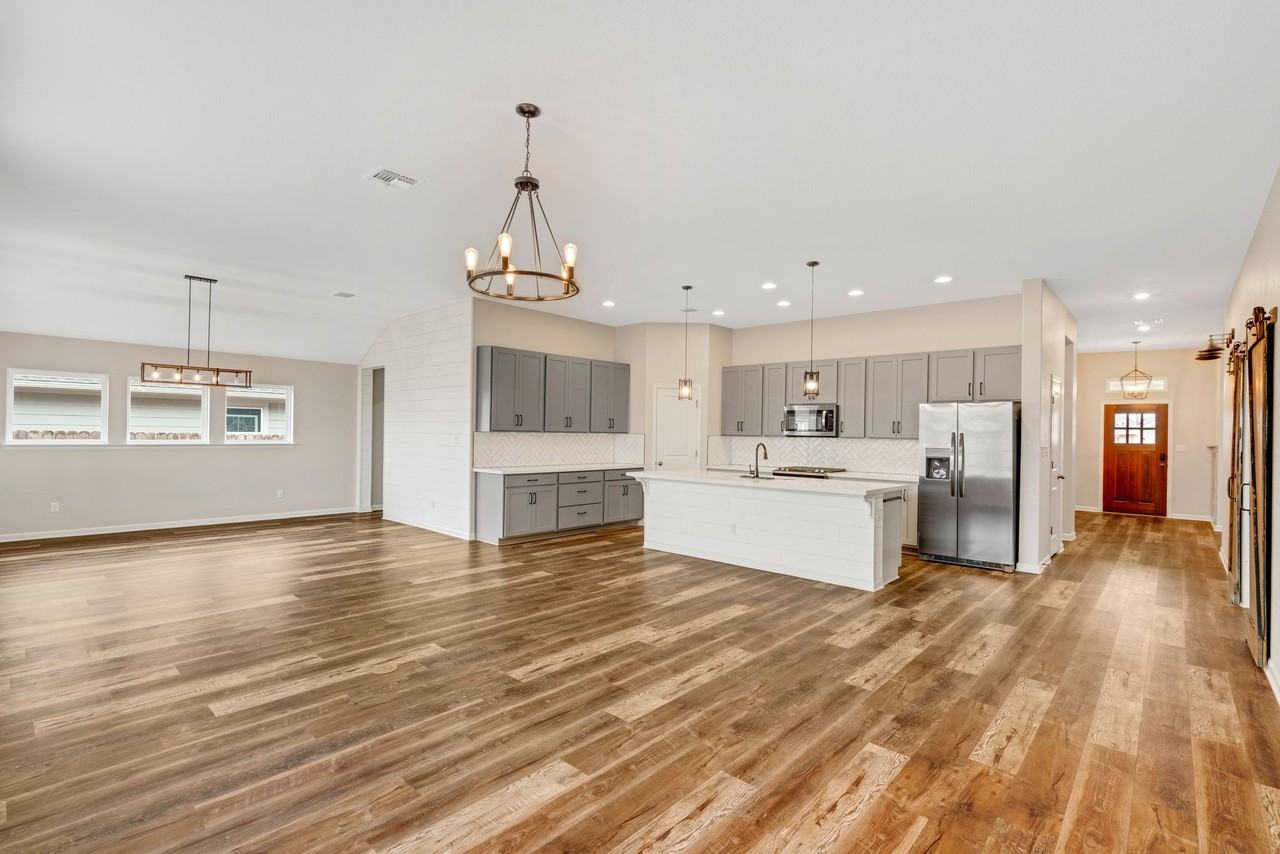 104 Joseph Hawkins Ln #1 - Photo 3 of 31