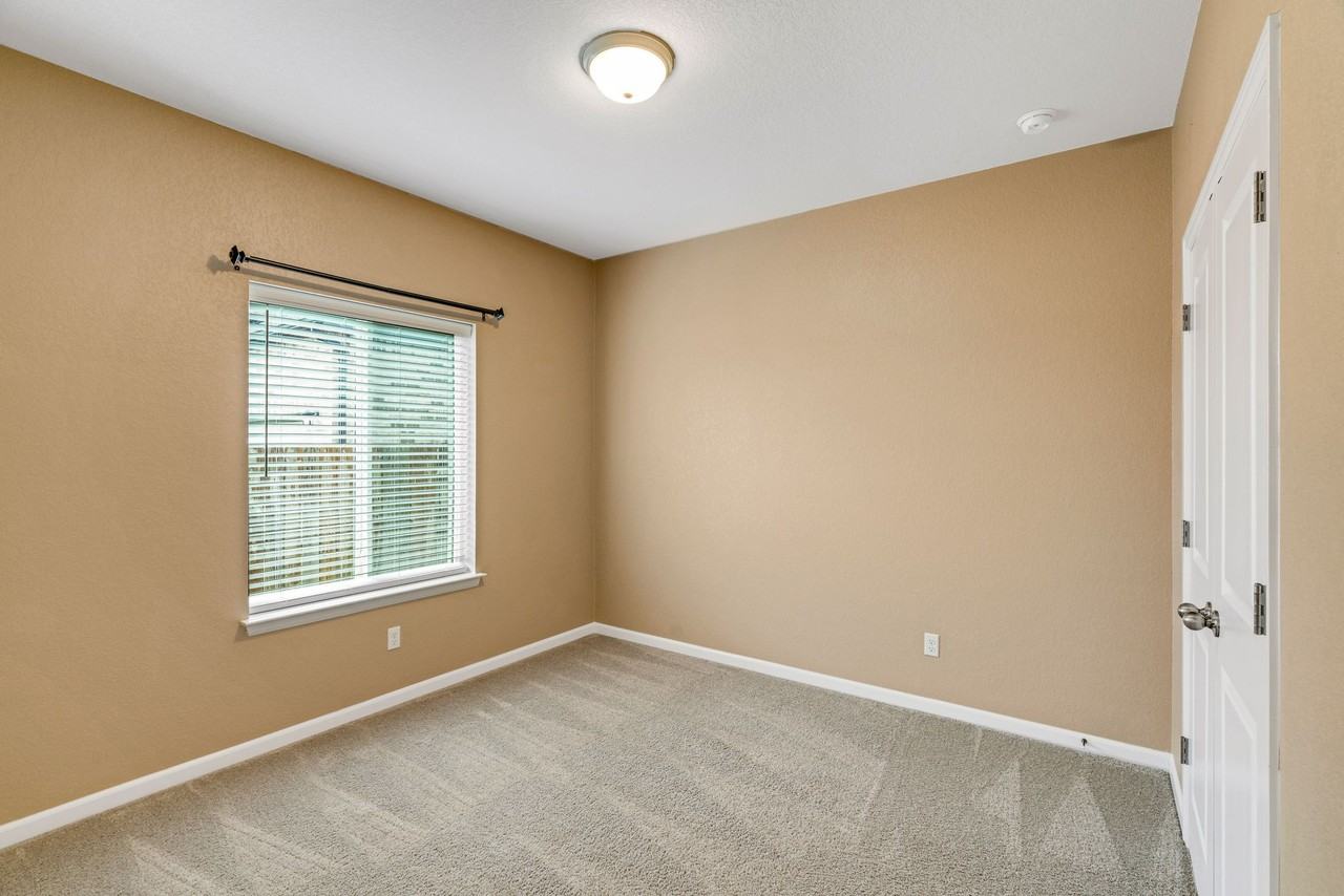 104 Joseph Hawkins Ln #1 - Photo 5 of 31