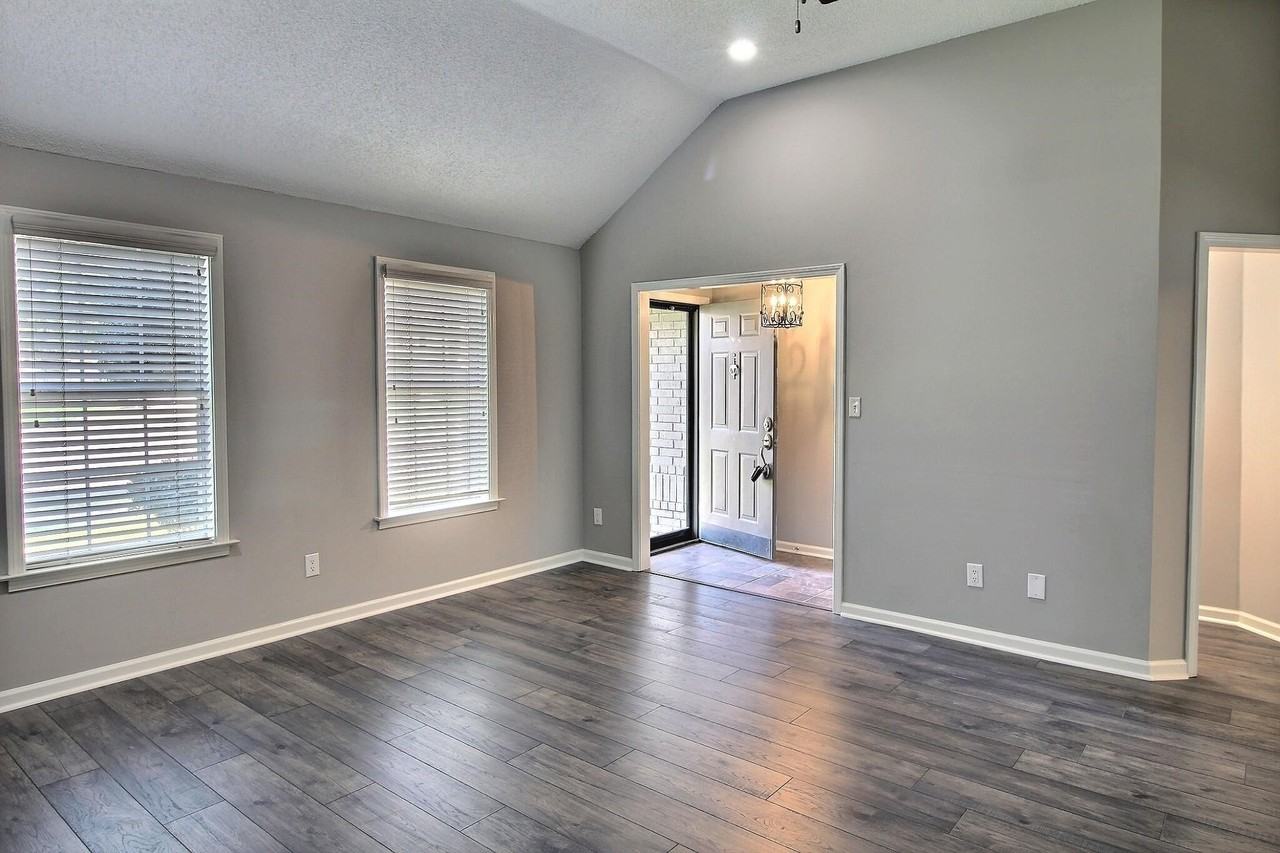 244 Saybrook Cv - Photo 4 of 28