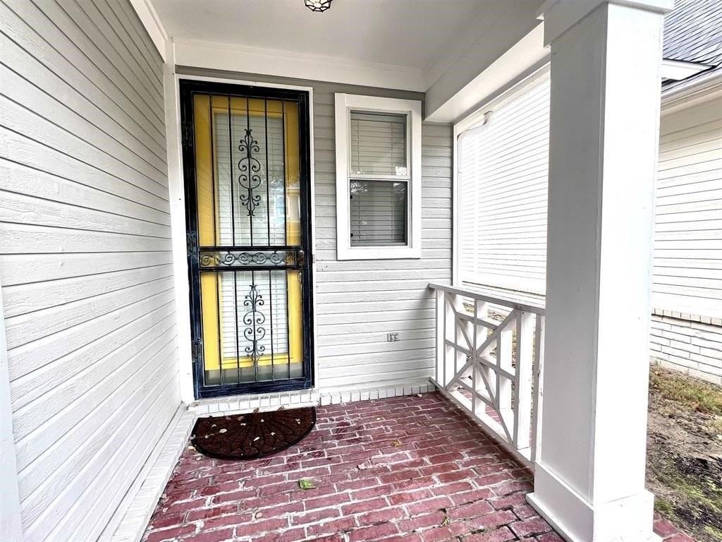 1175 Harbor River Dr - Photo 2 of 14