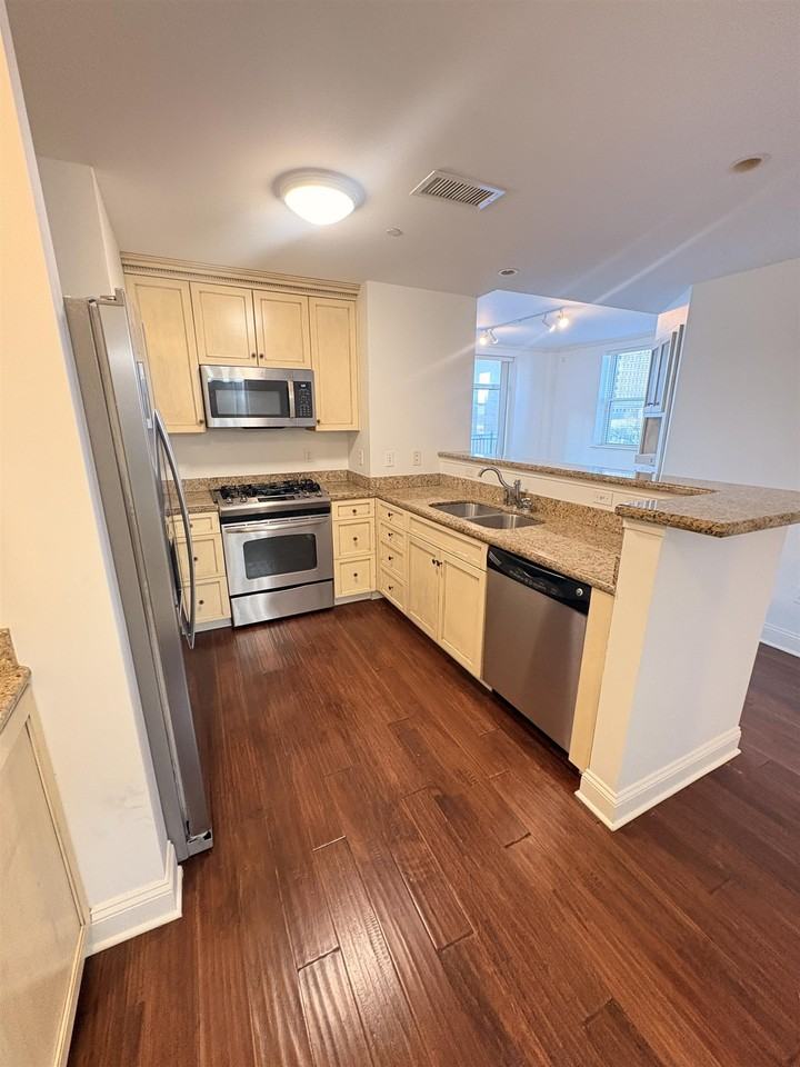 127 Madison Ave #701 - Photo 7 of 28