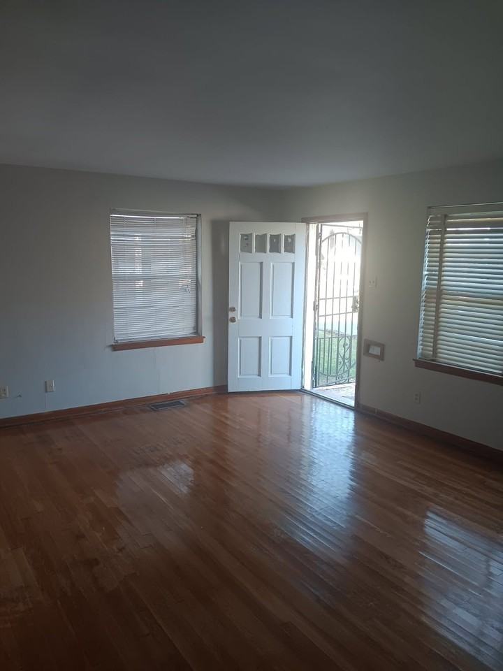 824 Maury St #1 - Photo 2 of 7