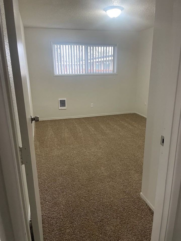 Villa Rose Apartments - Photo 5 of 11