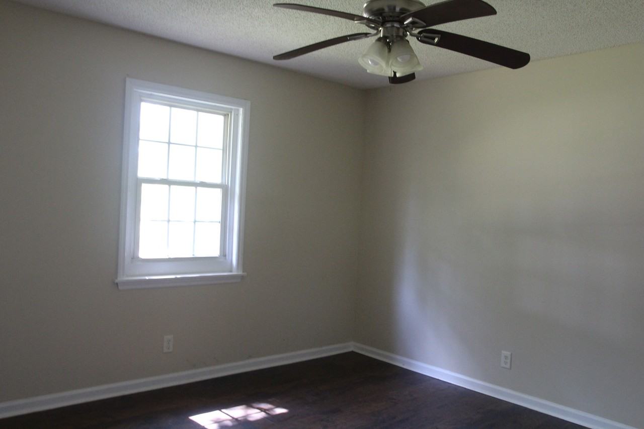 1403 Greenbrier Ct #1 - Photo 7 of 9