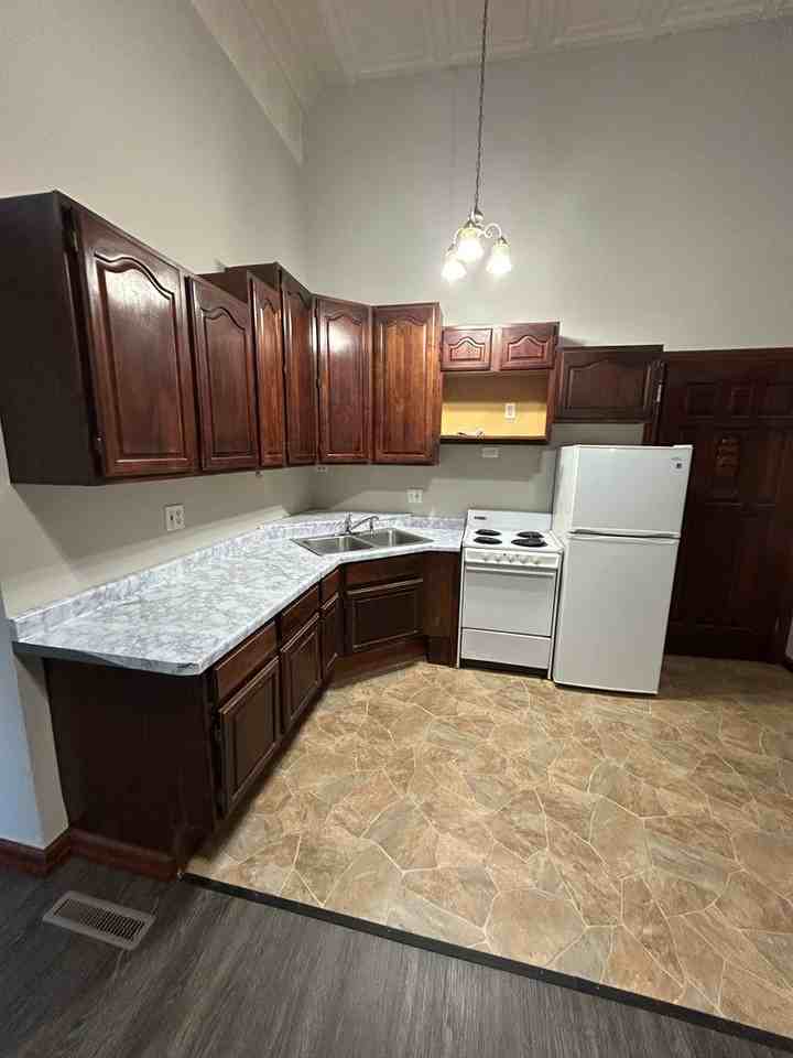 Four Ever Plaid, LLC (FOUR) - Photo 3 of 12