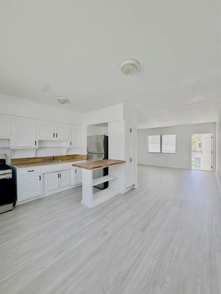 1955 Normandy Dr #6 - Photo 3 of 12