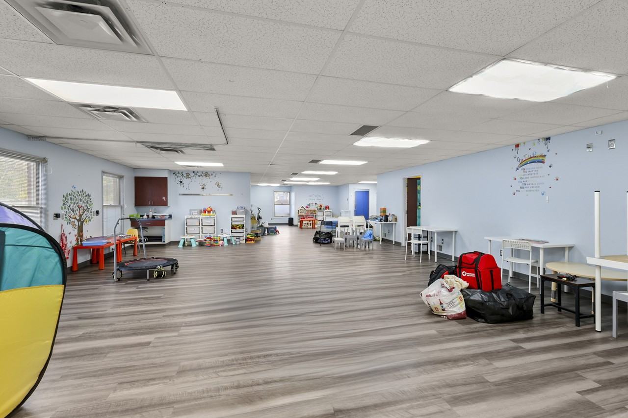 20332 Eureka Rd - Photo 4 of 23