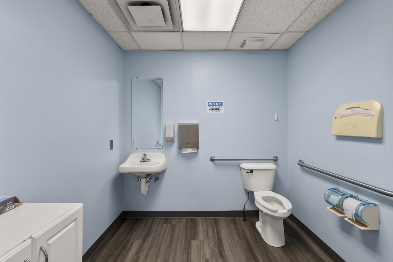 20332 Eureka Rd - Photo 5 of 23