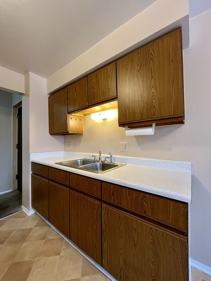 939 James Street12 #12 - Photo 3 of 11