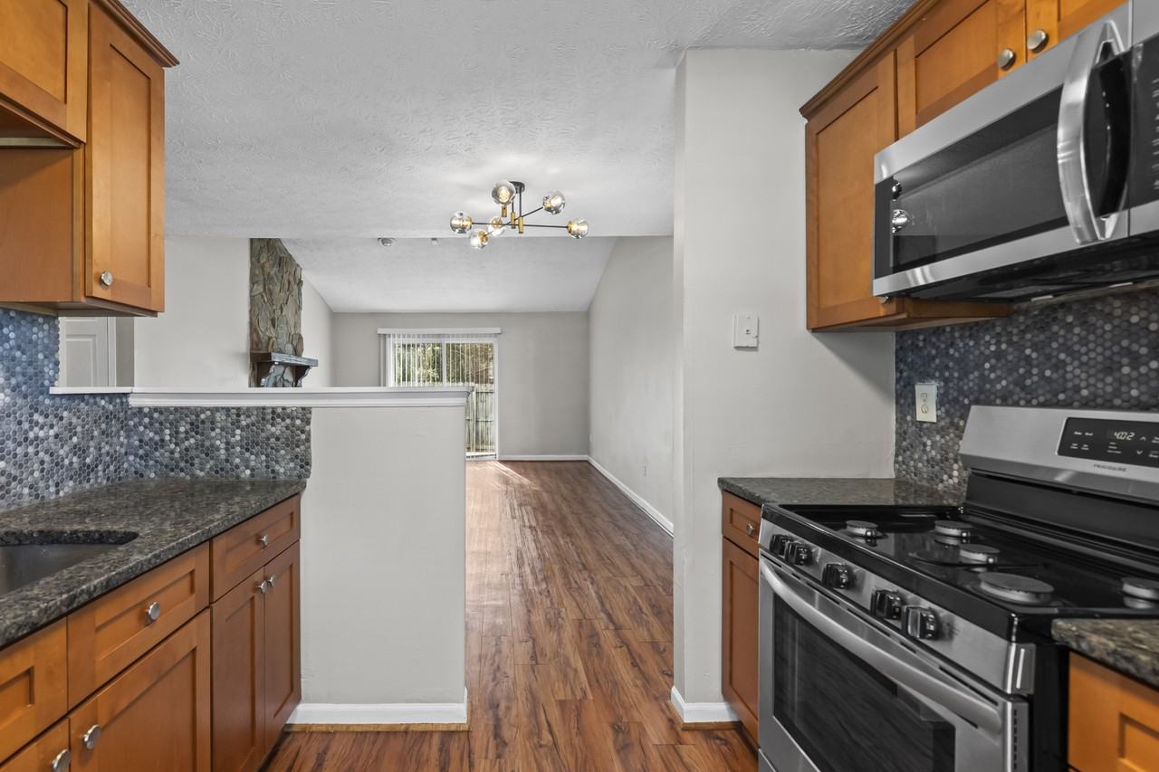 5547 Summer Ln #5547 - Photo 7 of 22