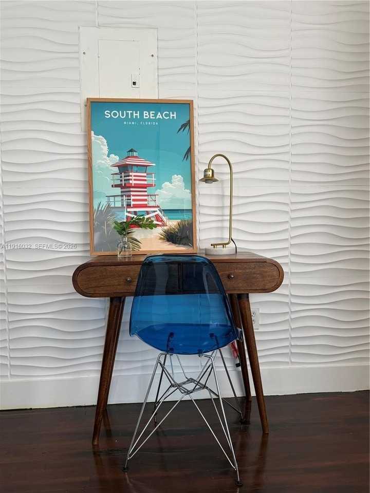 723 2nd St #1 - Photo 3 of 6