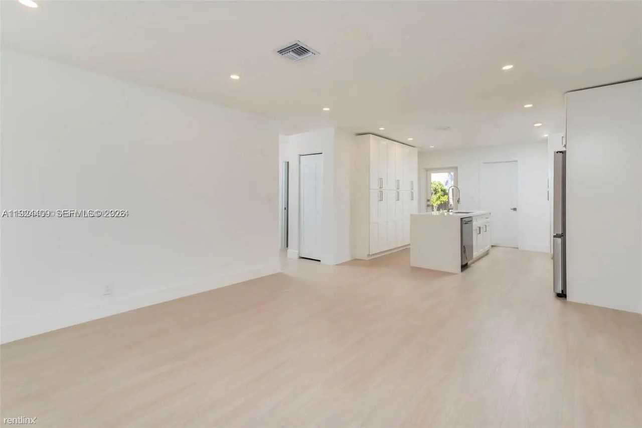 1421 Ne 30th Ct #1412 - Photo 6 of 11