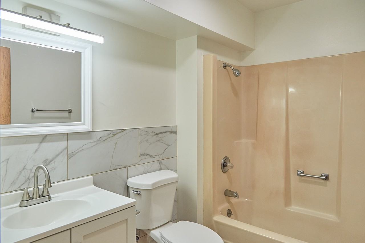 409 W Mondamin St #409-7 - Photo 3 of 7