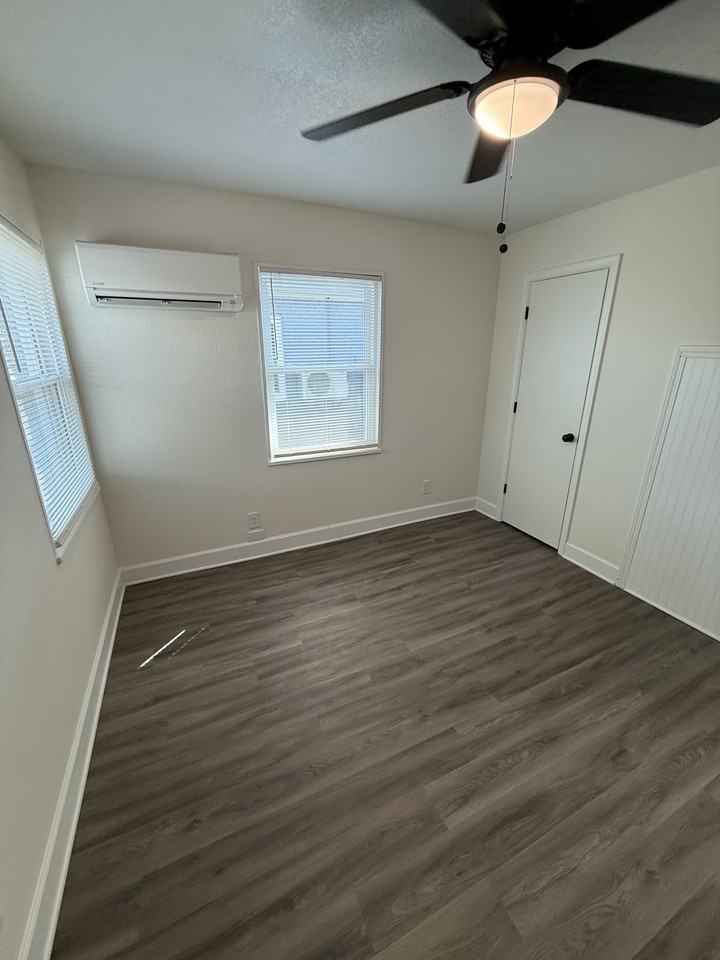 9654 Selby Pl - Photo 5 of 7