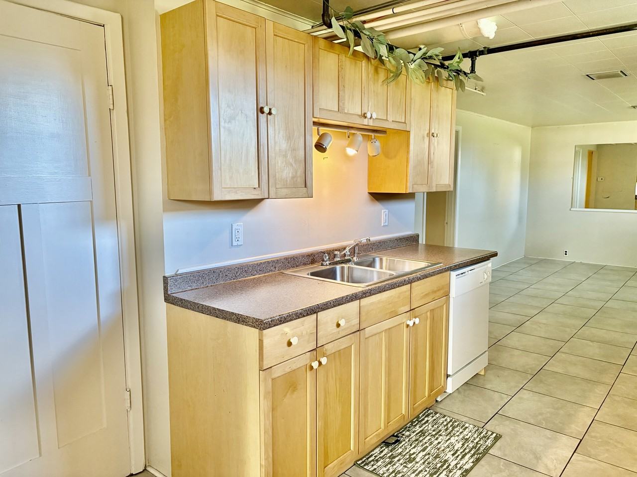 2732 Eldridge Ave #1 - Photo 3 of 23