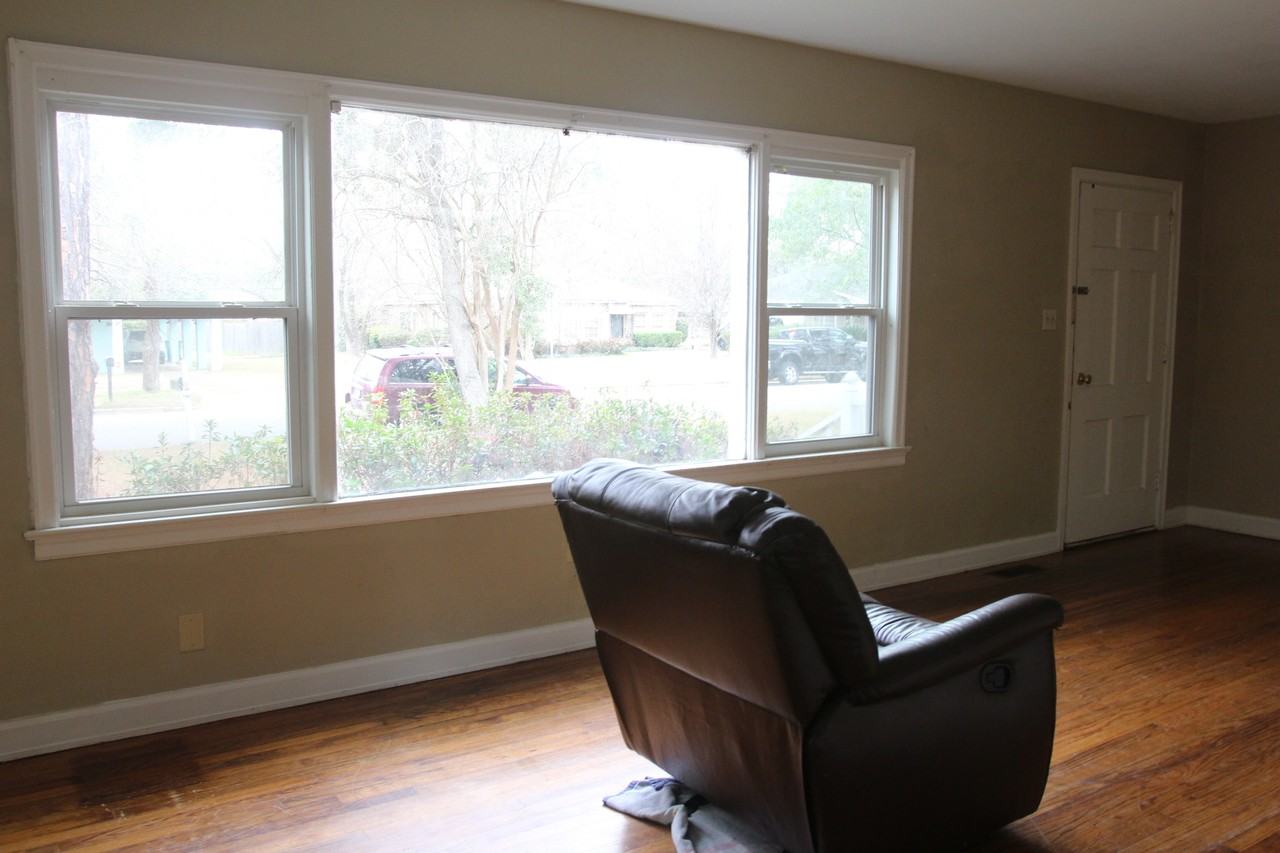 1114 10th Ave #1 - Photo 3 of 10