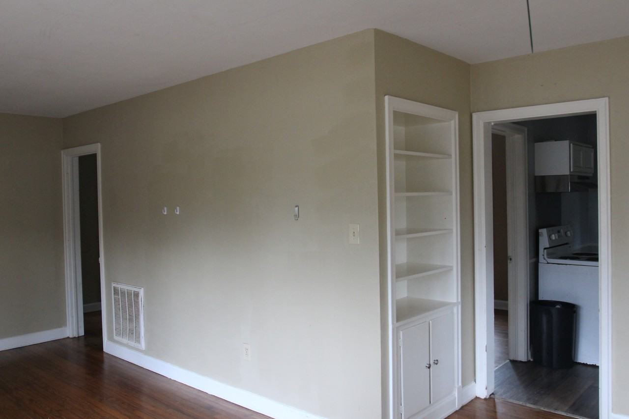 1114 10th Ave #1 - Photo 4 of 10