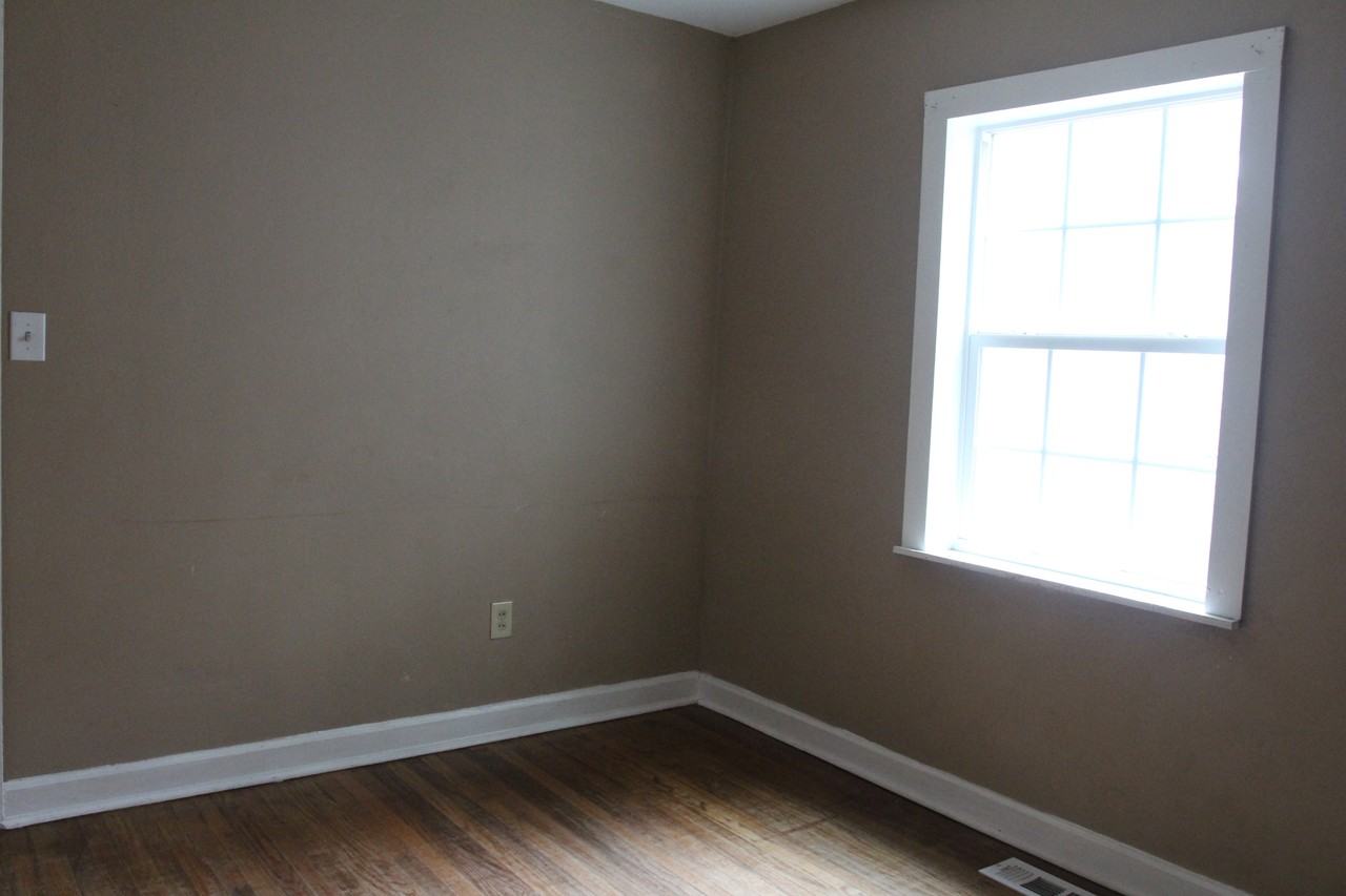 1114 10th Ave #1 - Photo 6 of 10