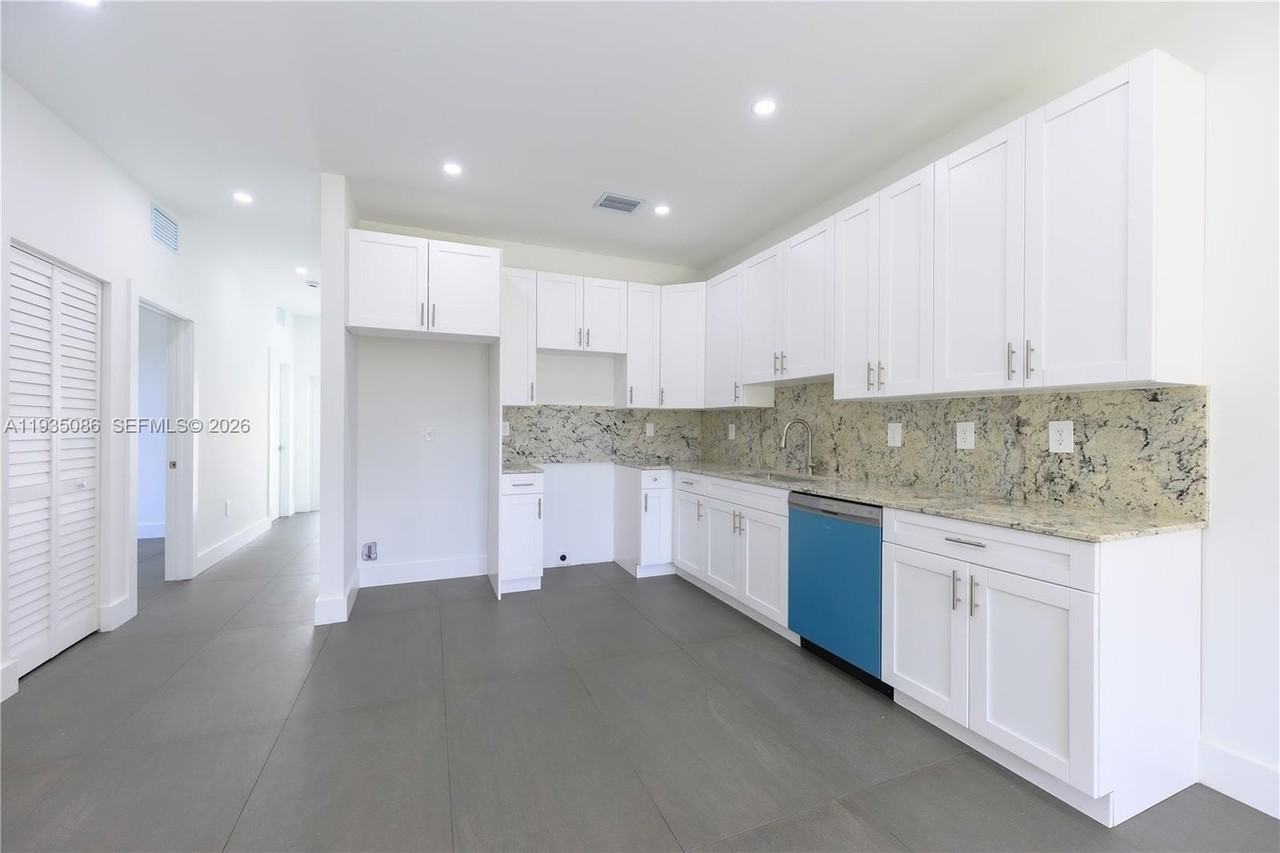 1866 Nw 91st St #1866 - Photo 2 of 29