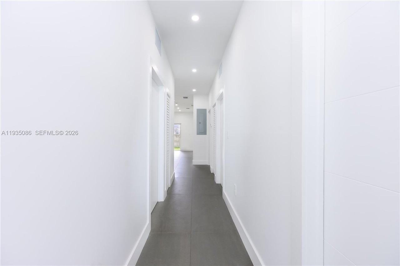 1866 Nw 91st St #1866 - Photo 4 of 29