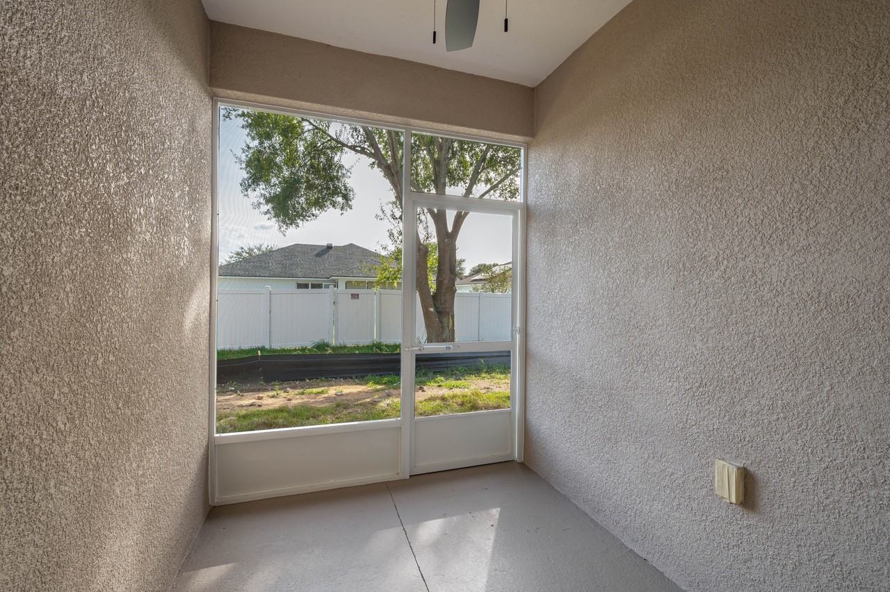 1083 Oak Hammock Dr #1 - Photo 5 of 18