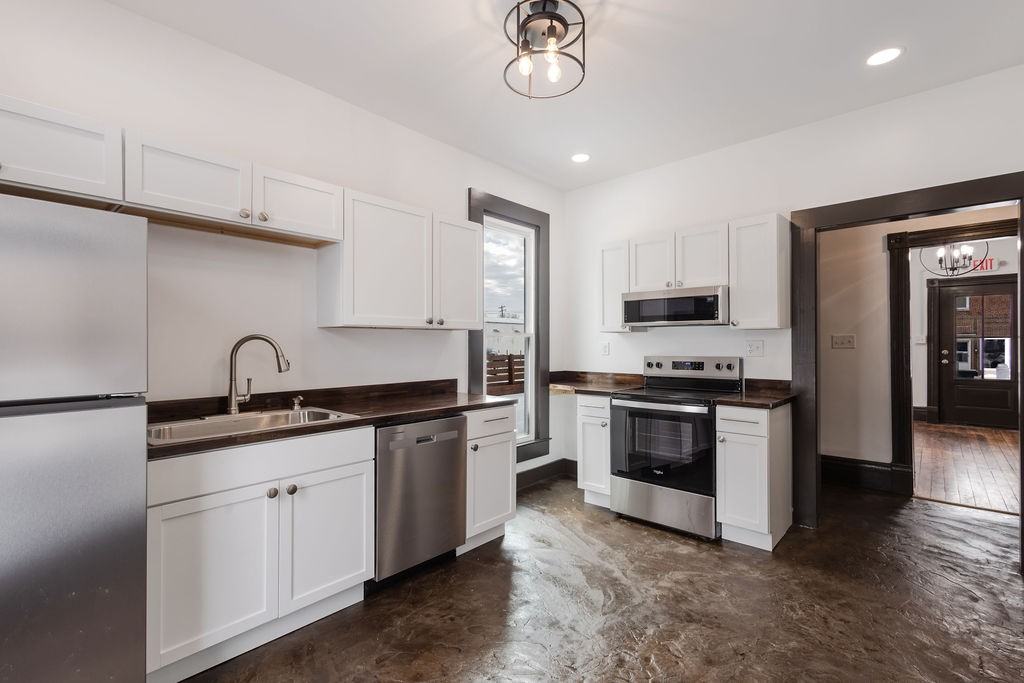 205 Broadway St #1 - Photo 6 of 20