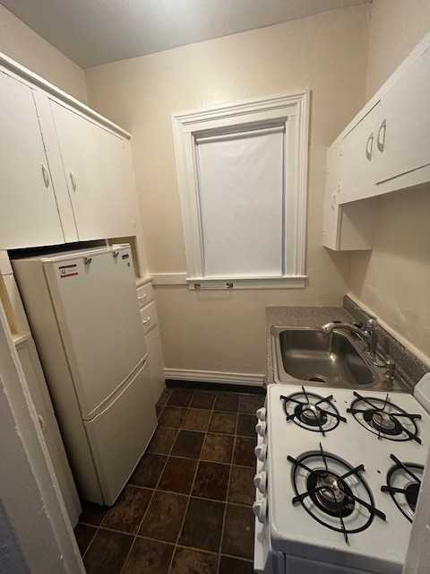 46 Rowley St #2 - Photo 5 of 6