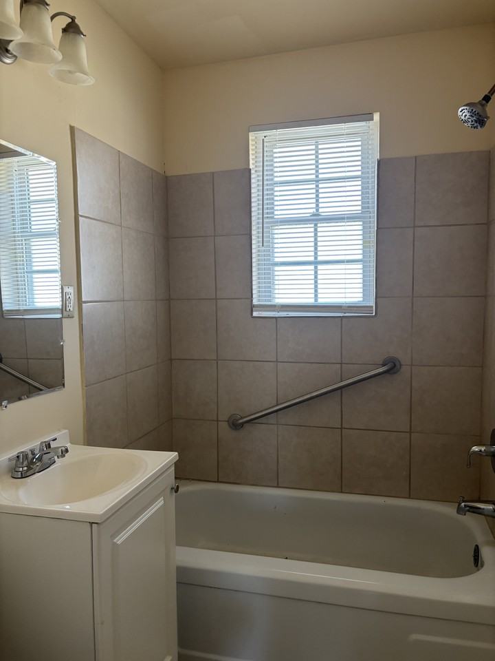 2413 Deadrick Ave #1 - Photo 5 of 5