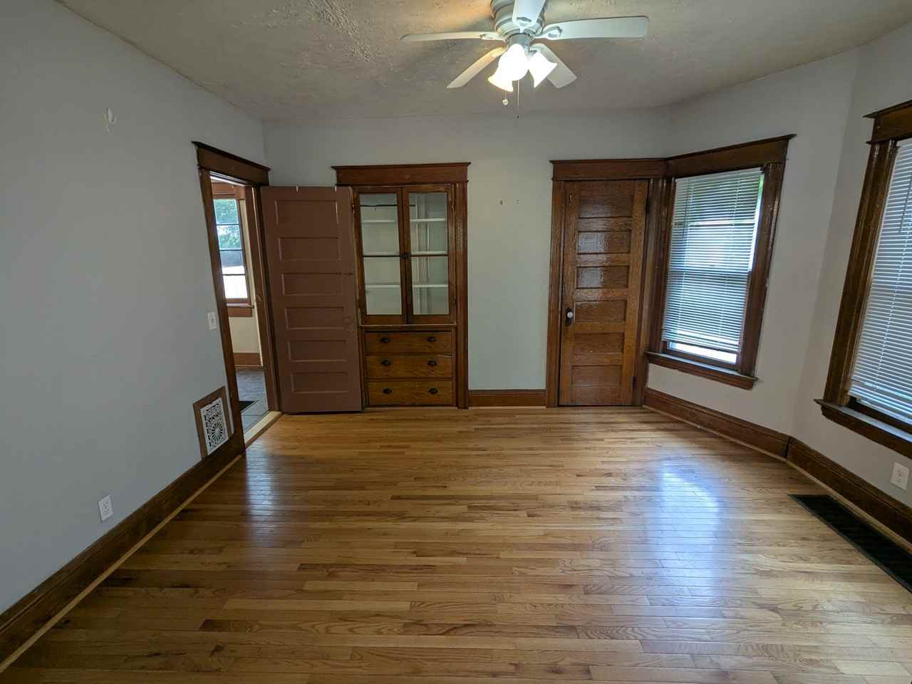 918 Goodman St S #1 - Photo 3 of 10