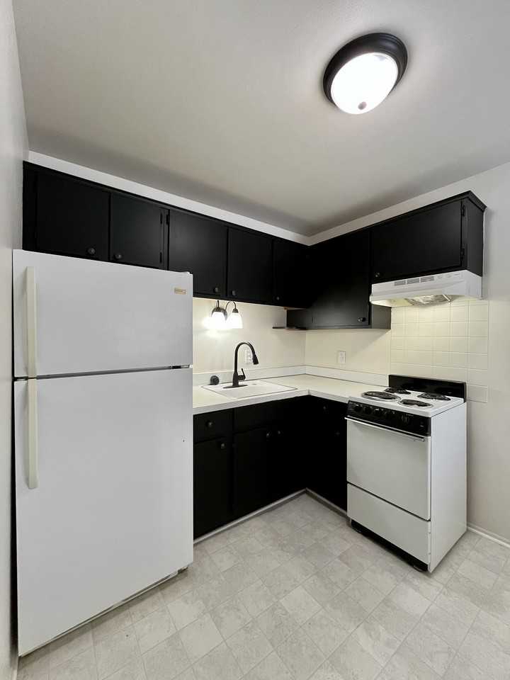 650 Harrison Blvd #30 - Photo 3 of 34