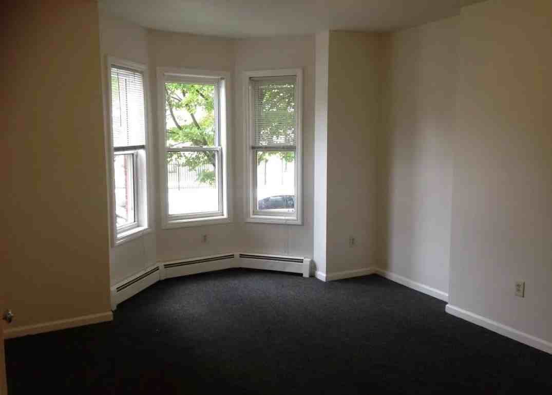 105A William St #1 - Photo 4 of 7