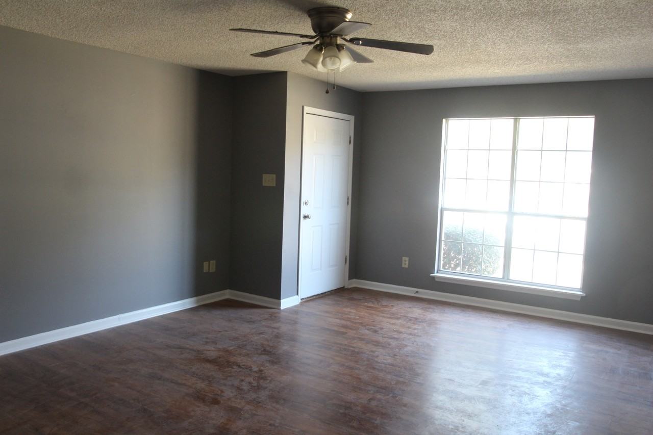 3110 Crepe Myrtle Ct #B - Photo 3 of 8